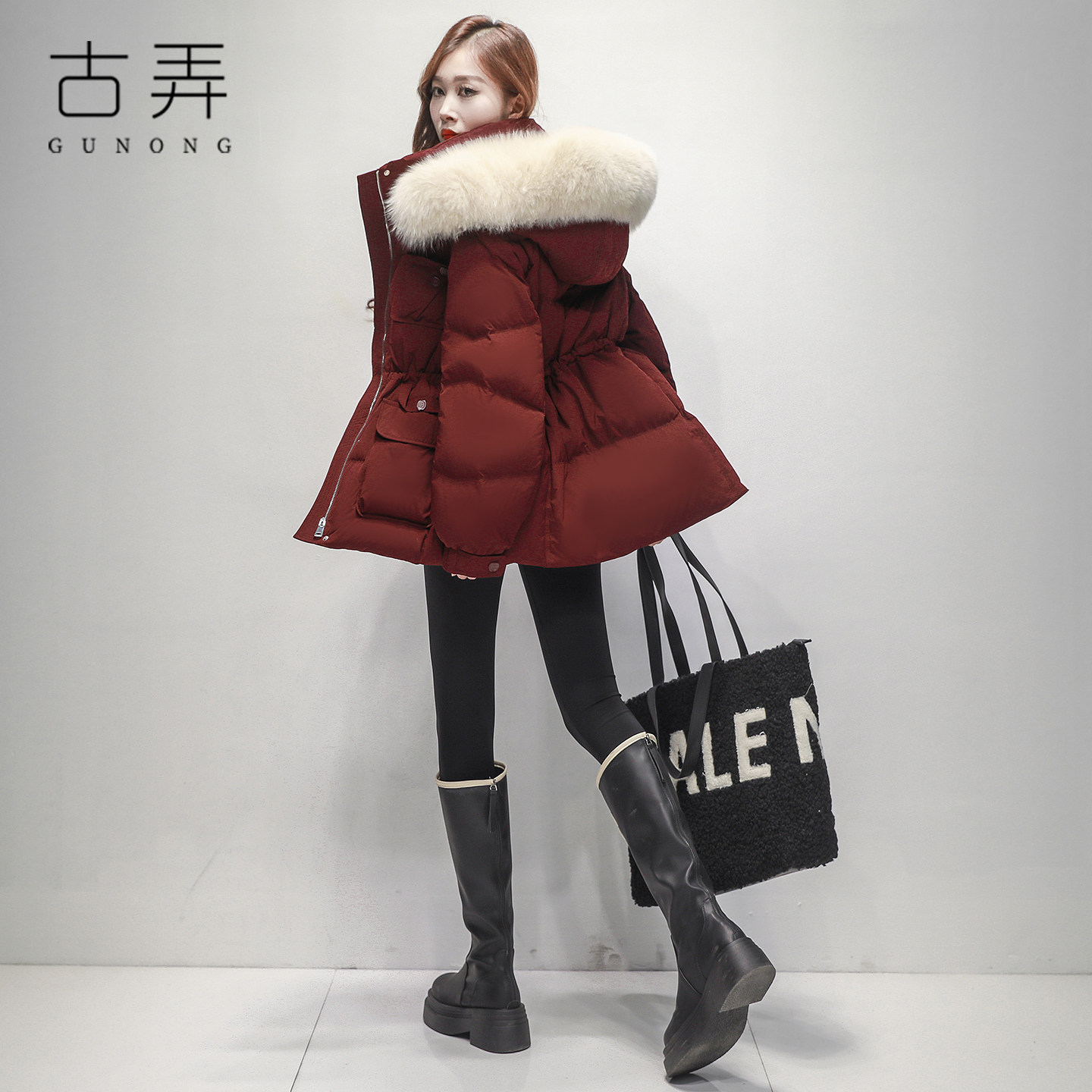 白色毛领连帽羽绒服女2026新款冬季时髦轻奢高级感收腰保暖外套