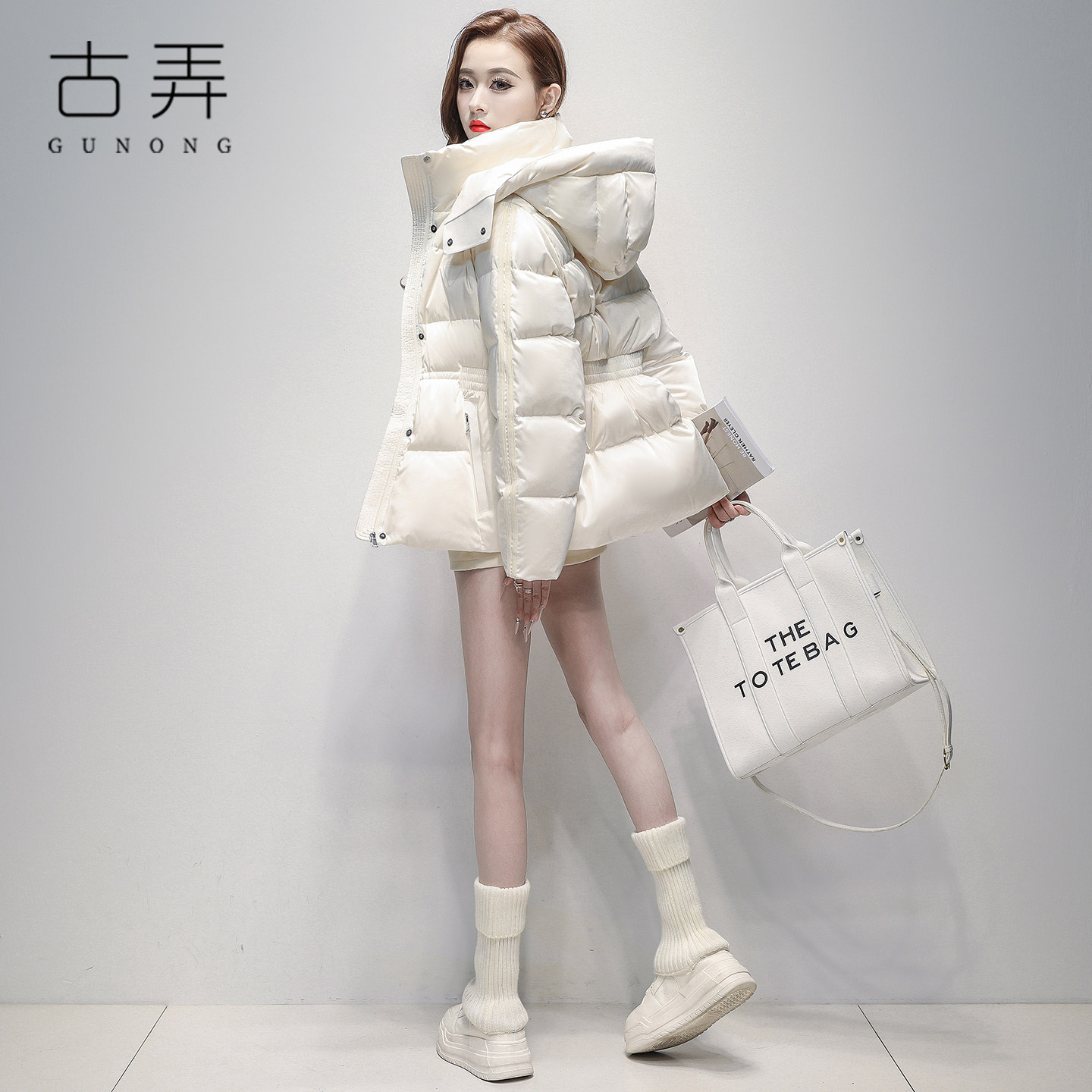 潮牌时尚截短收腰羽绒服女2025冬季新款防寒可拆卸帽保暖鸭绒外套,女装/女士精品,羽绒服,淘宝优惠券,粉丝福利购,淘宝优惠卷