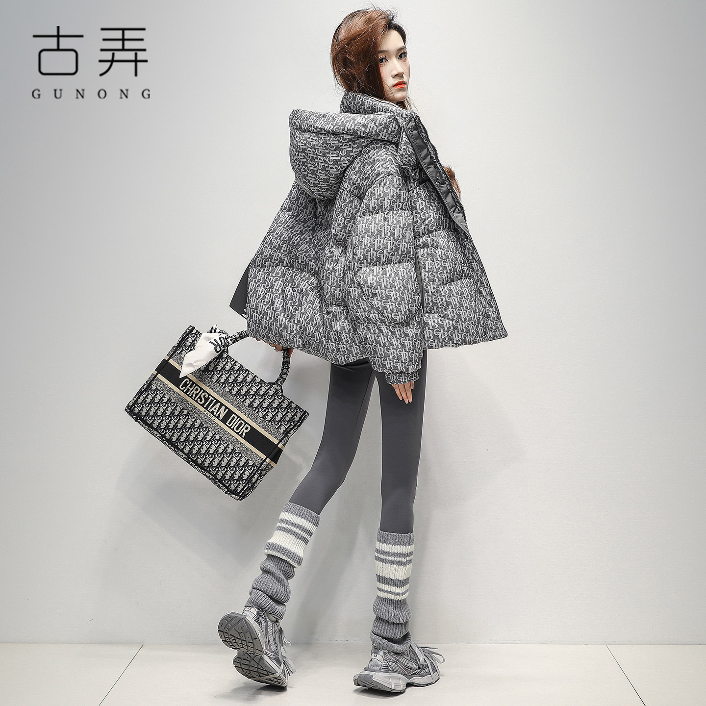 潮牌白鸭绒羽绒服女2026冬季新款超火小个子巨好看防寒冬装外套潮