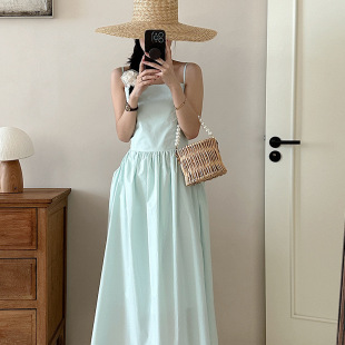 显瘦沙滩 本初 浪漫海边度假风方领露背吊带连衣裙女夏季 新款