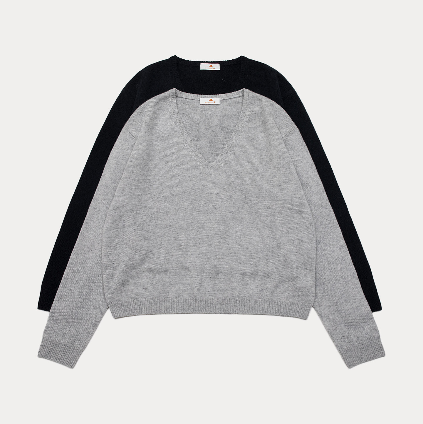 小金象CASHMERE100%女9针2根纱空气感水溶羊绒V领长袖短款套头衫