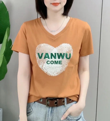 设计感小众短袖V领字母T恤女2025夏新款修身显瘦百搭爱心烫钻上衣