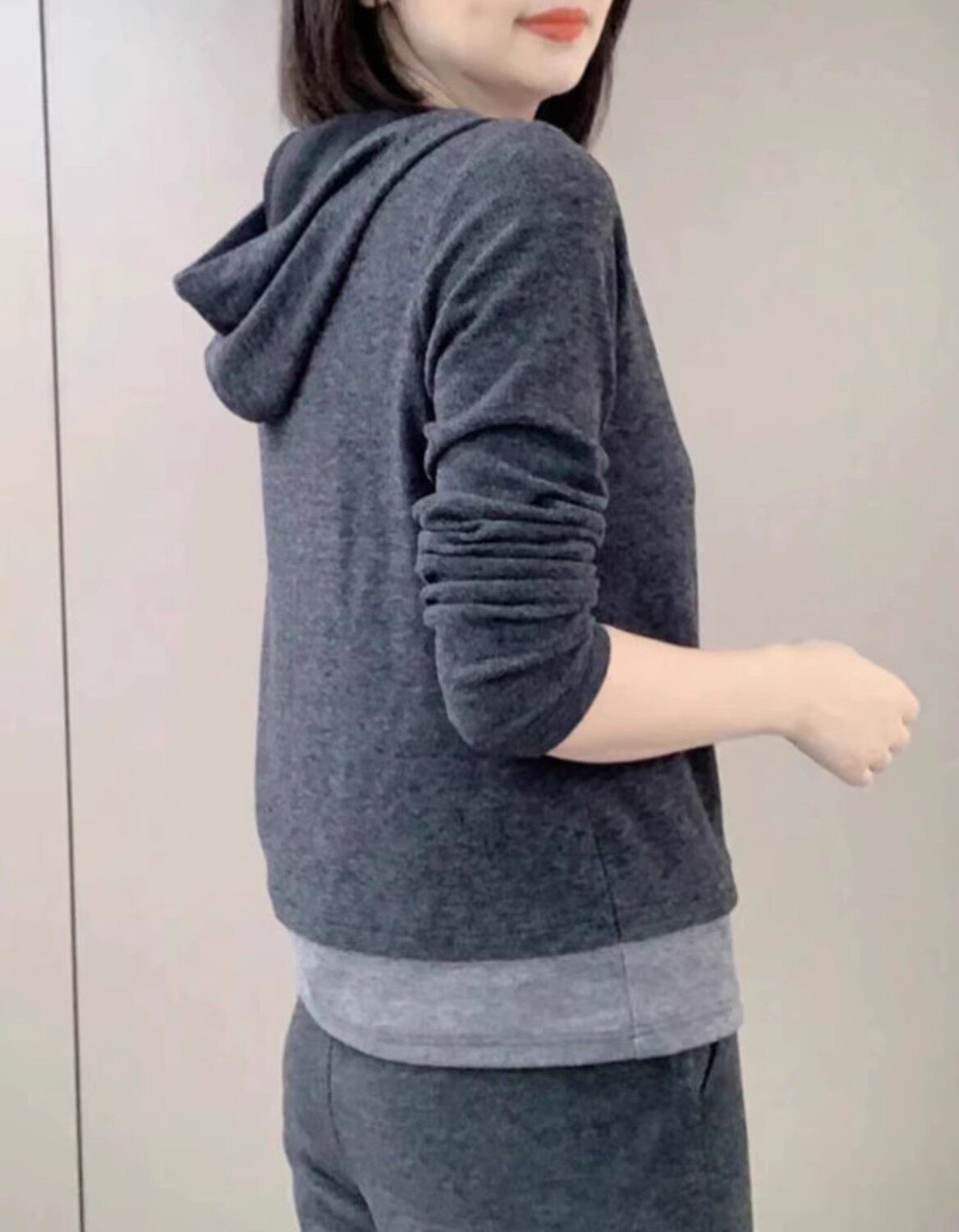 通勤百搭显瘦假两件拼接连帽T恤2026春秋新款长袖上衣女打底卫衣