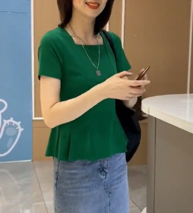 2026夏新款网红同款短袖T恤女修身显瘦百搭下摆褶皱体恤上衣ins潮
