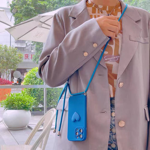 克莱因蓝斜挎背带爱心手机壳