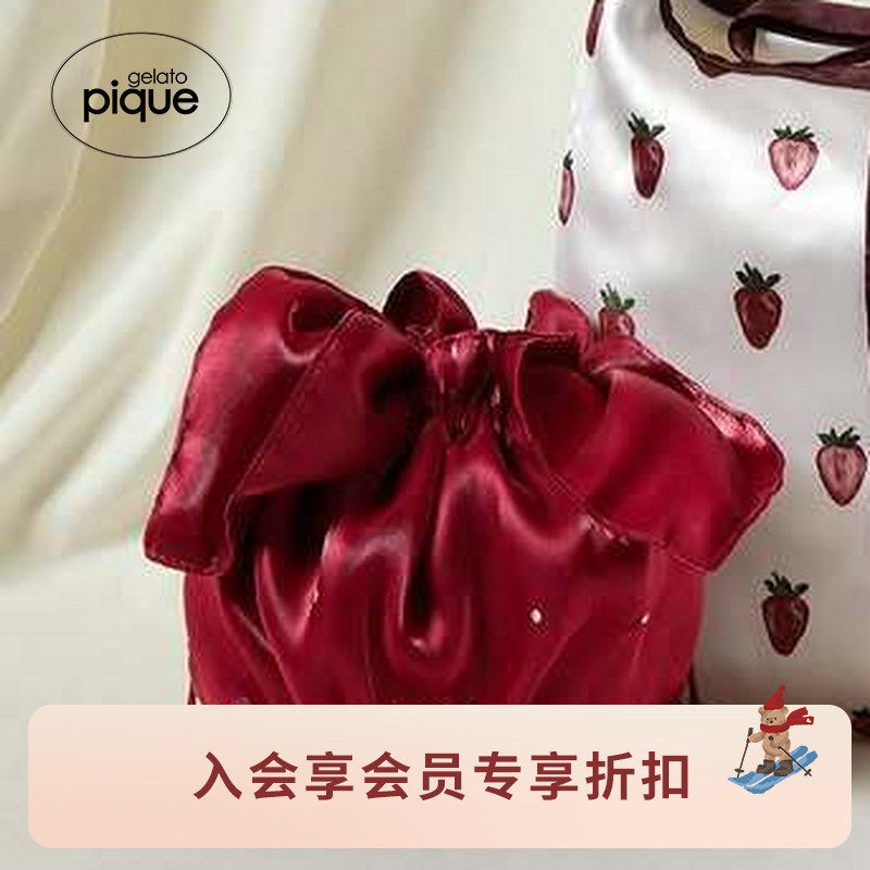 gelato pique25秋冬新品女收纳包草莓红抽绳束口袋圣诞PWGB255606,箱包皮具/热销女包/男包,通用款女包,淘宝优惠券,粉丝福利购,淘宝优惠卷