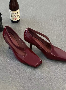 方头时尚交叉一字扣带高跟鞋2026春季新款紫色粗跟浅口女单鞋