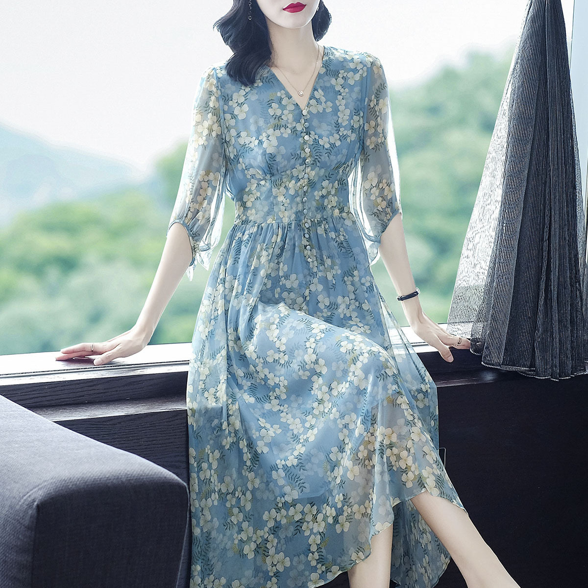 46535春夏装新款女真丝碎花裙子桑蚕丝连衣裙收腰显瘦度假长裙