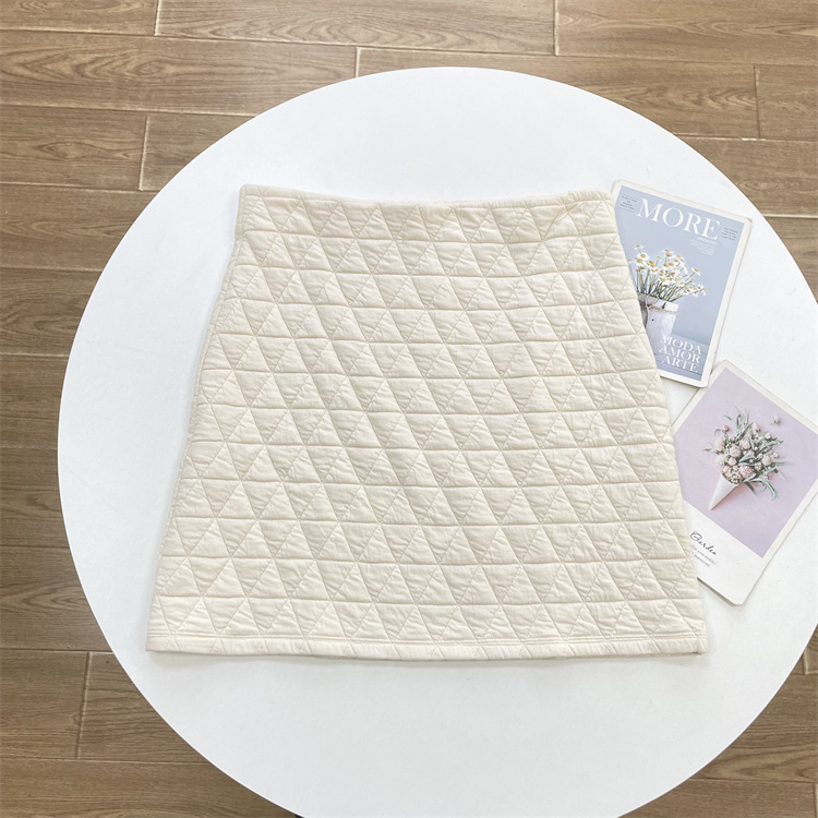 H1瑞典单~外单25冬新款女士半身裙菱格绗缝短裙一步裙保暖半裙