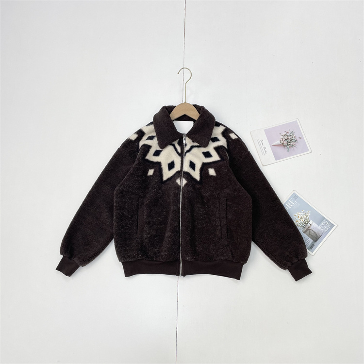 X2英单复古几何羊羔毛外套2025冬新款女设计感时尚保暖翻领拉链衫