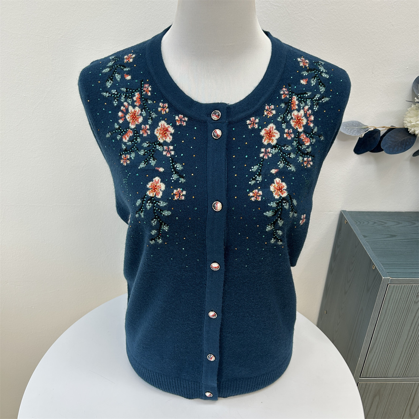 中老年人妈妈秋装针织羊毛衫外套薄款春秋季奶奶装大码毛衣开衫