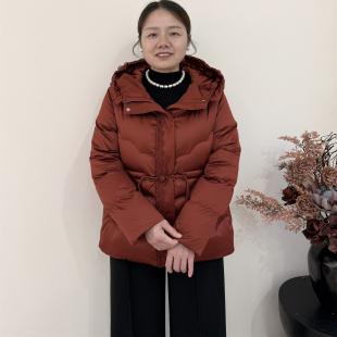 中年妈妈冬装羽绒服女2025新款中老年连帽洋气加厚白鸭绒保暖外套