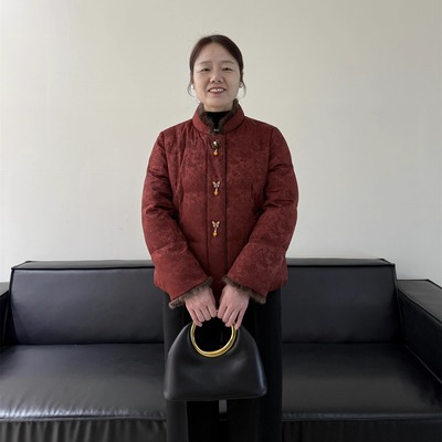 中老年人妈妈羽绒服女短款冬季