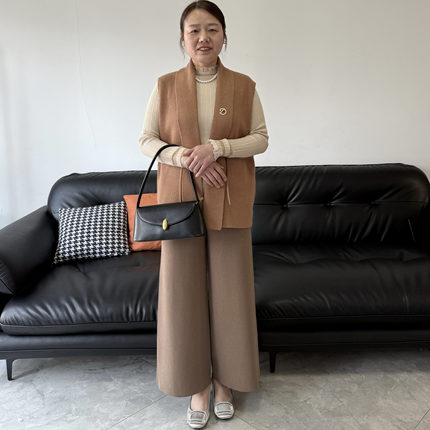 妈妈春装2026新款外套中老年女装洋气马甲三件套春秋针织薄款上衣