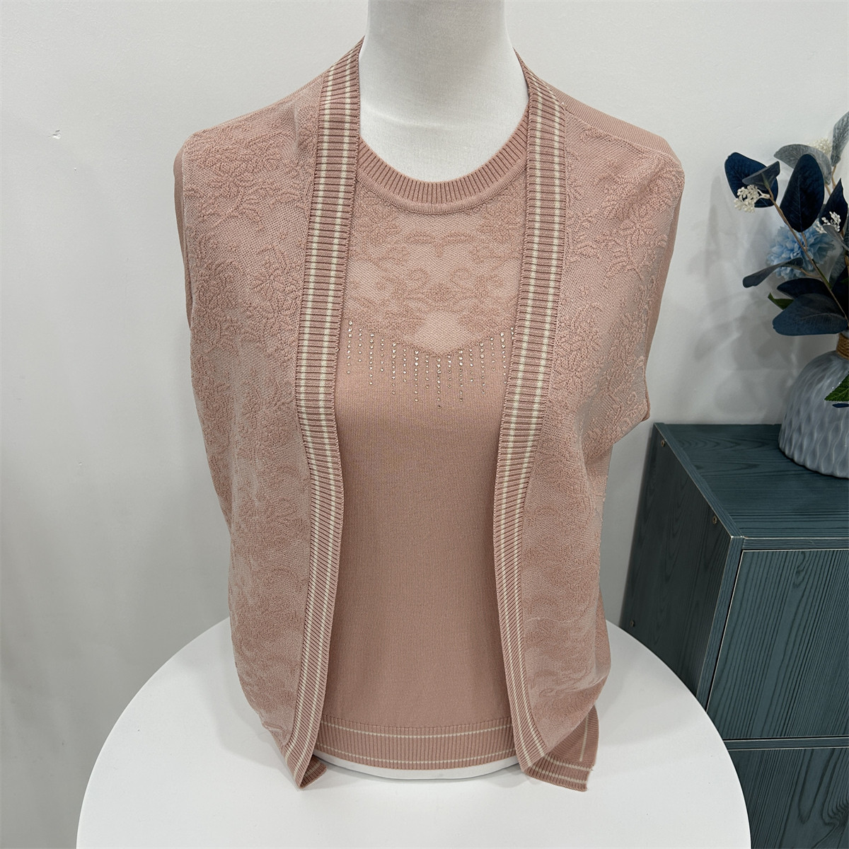 年轻妈妈春装针织开衫女士洋气两件短款洋气毛衣外套宽松大码外搭