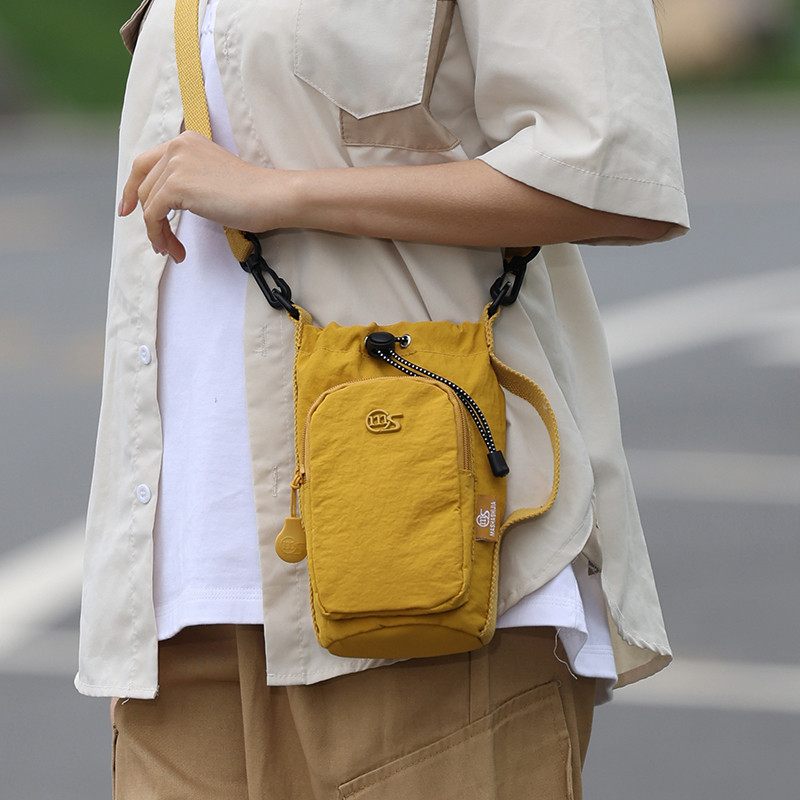 2026新款斜挎水壶包女式轻便休闲手机小包包防水尼龙布迷你单肩包