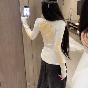 藤蔓宝剑梵文印花加绒长袖T恤女秋冬新款纯欲辣妹修身显瘦ins上衣