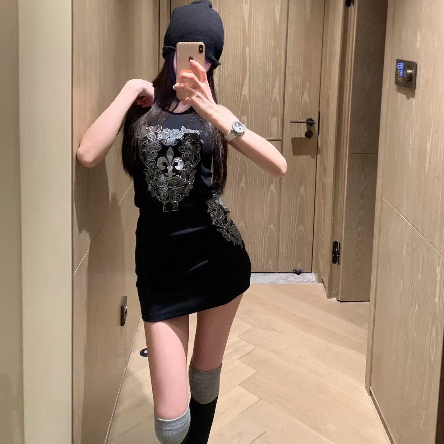 鸢尾花重工烫钻弹力连衣裙女夏季小众纯欲修身显瘦中长款辣妹背心图片