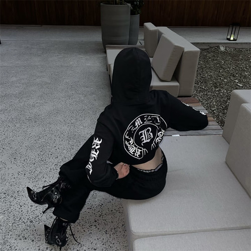 马蹄梵文发泡印花连帽卫衣女春季新款短款纯欲辣妹美式复古上衣潮