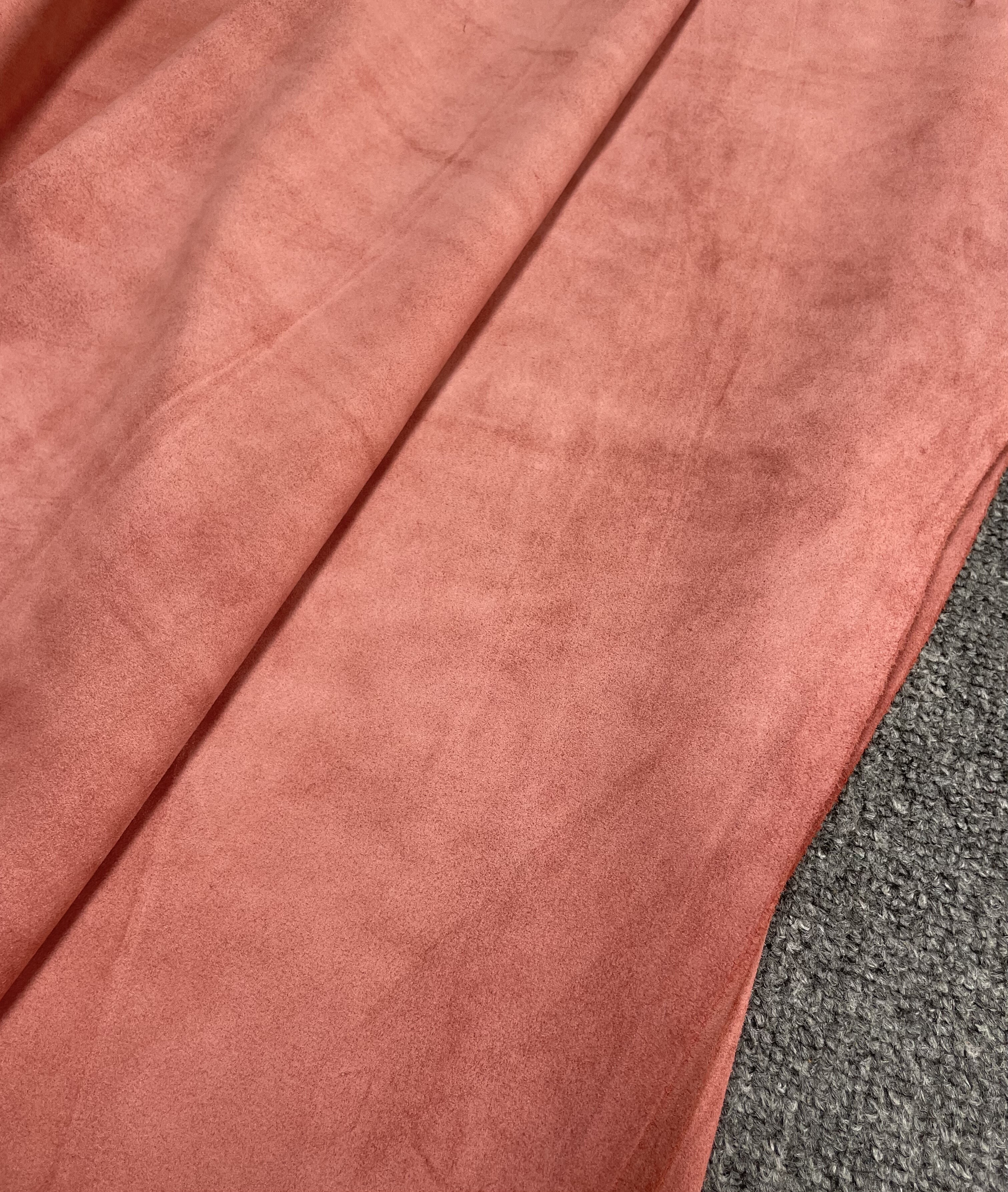 阳光皮料 意大利进口粉色系高丝光反绒 手感软厚度0.89mm手工皮料