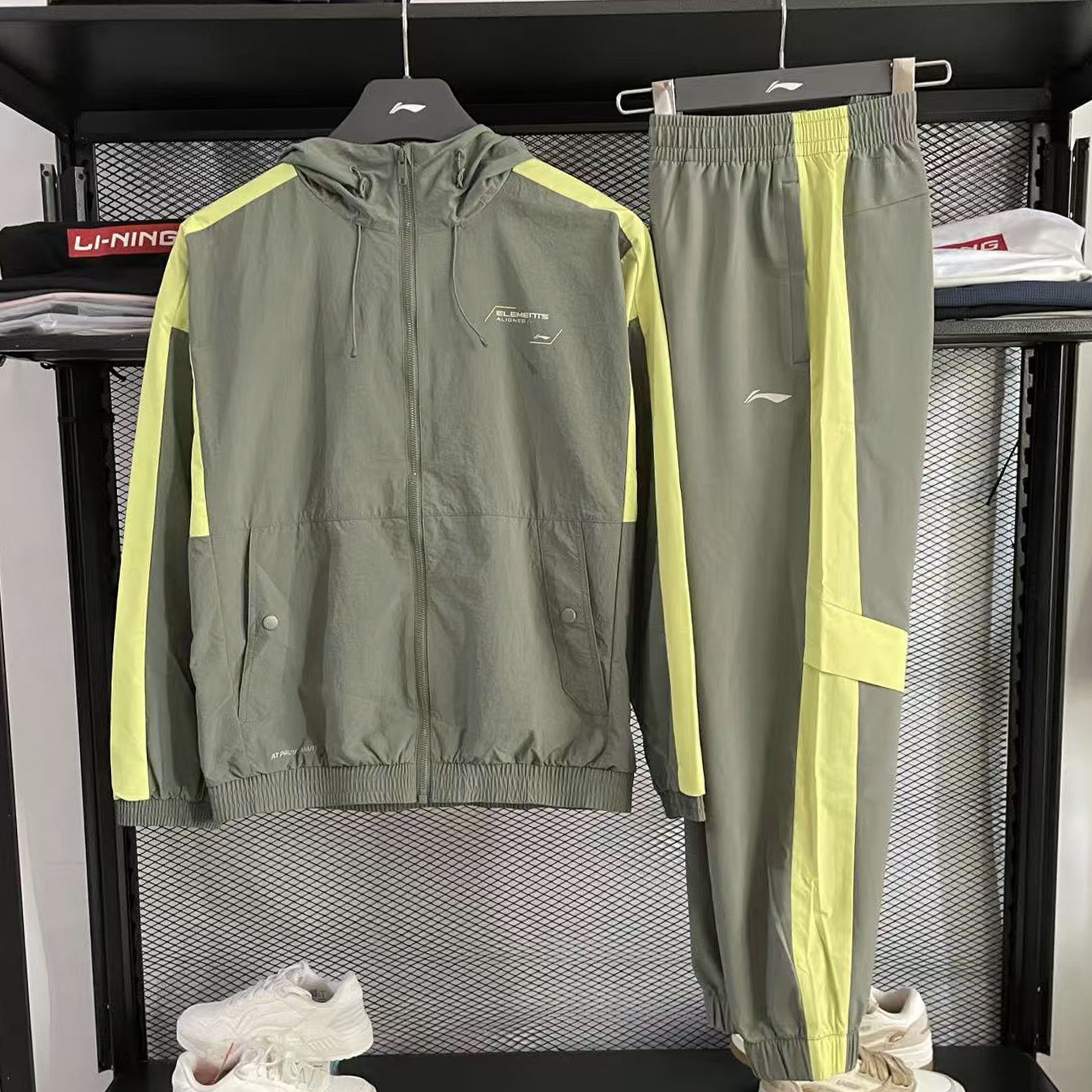 李宁男韦德健身系列运动风衣套装