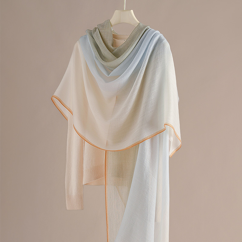 水彩蓝色薄羊绒围巾轻奢披肩丝巾