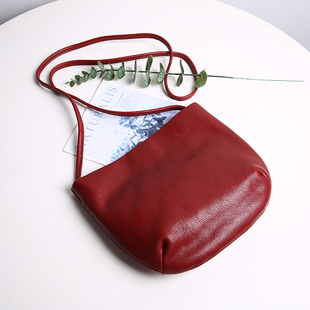 高级感红色女包超薄小包头层牛皮复古半圆包简约信封包单肩斜挎包