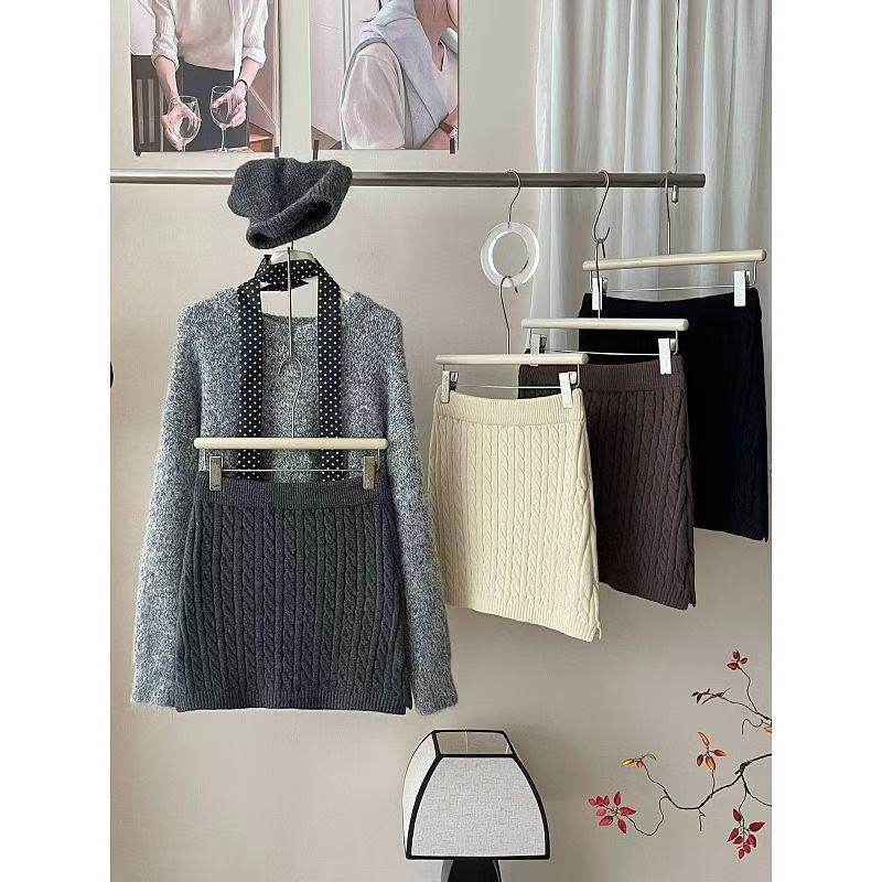 法式文艺复古设计感麻花针织短裙女秋冬季高腰显瘦a字包臀半身裙