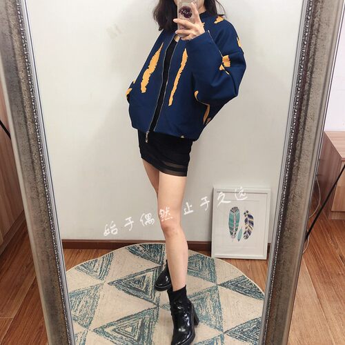时尚撞色印花短款拉链夹克棒球服