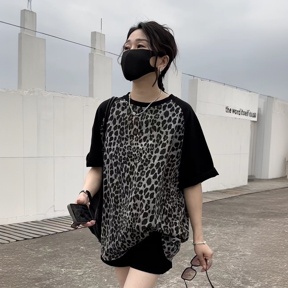 欧货设计感豹纹拼接插肩袖T恤女