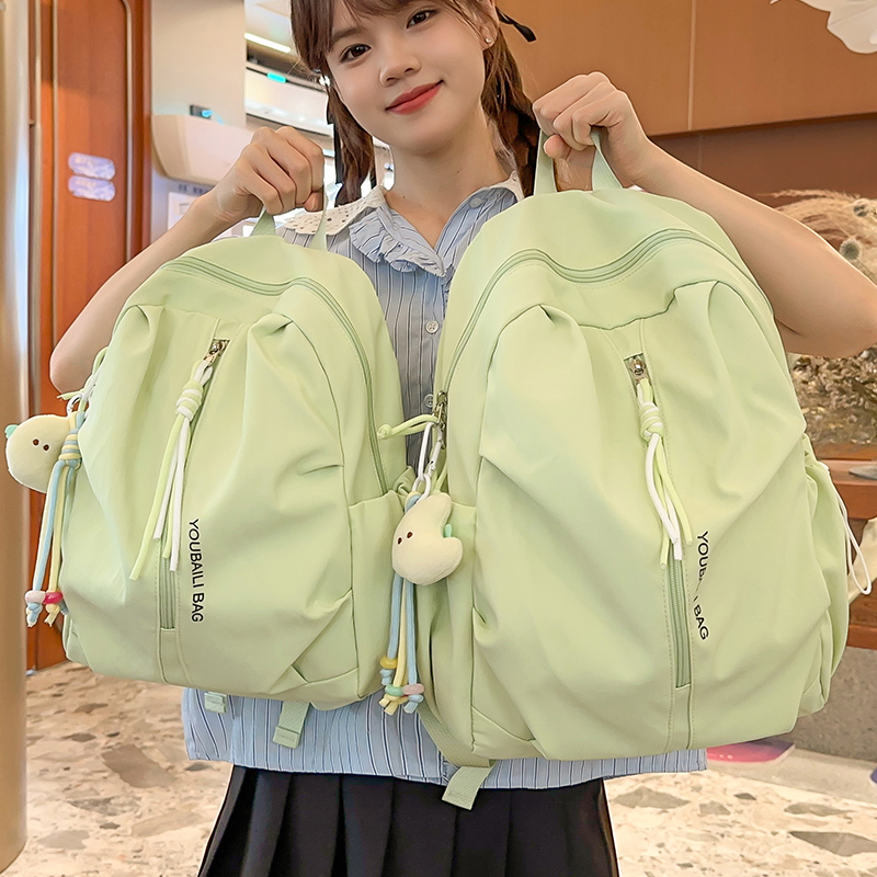 浅绿色书包初中女生高颜值