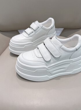 欧货真皮小白鞋女2026新款欧洲站魔术贴小个子白色增高厚底松糕鞋