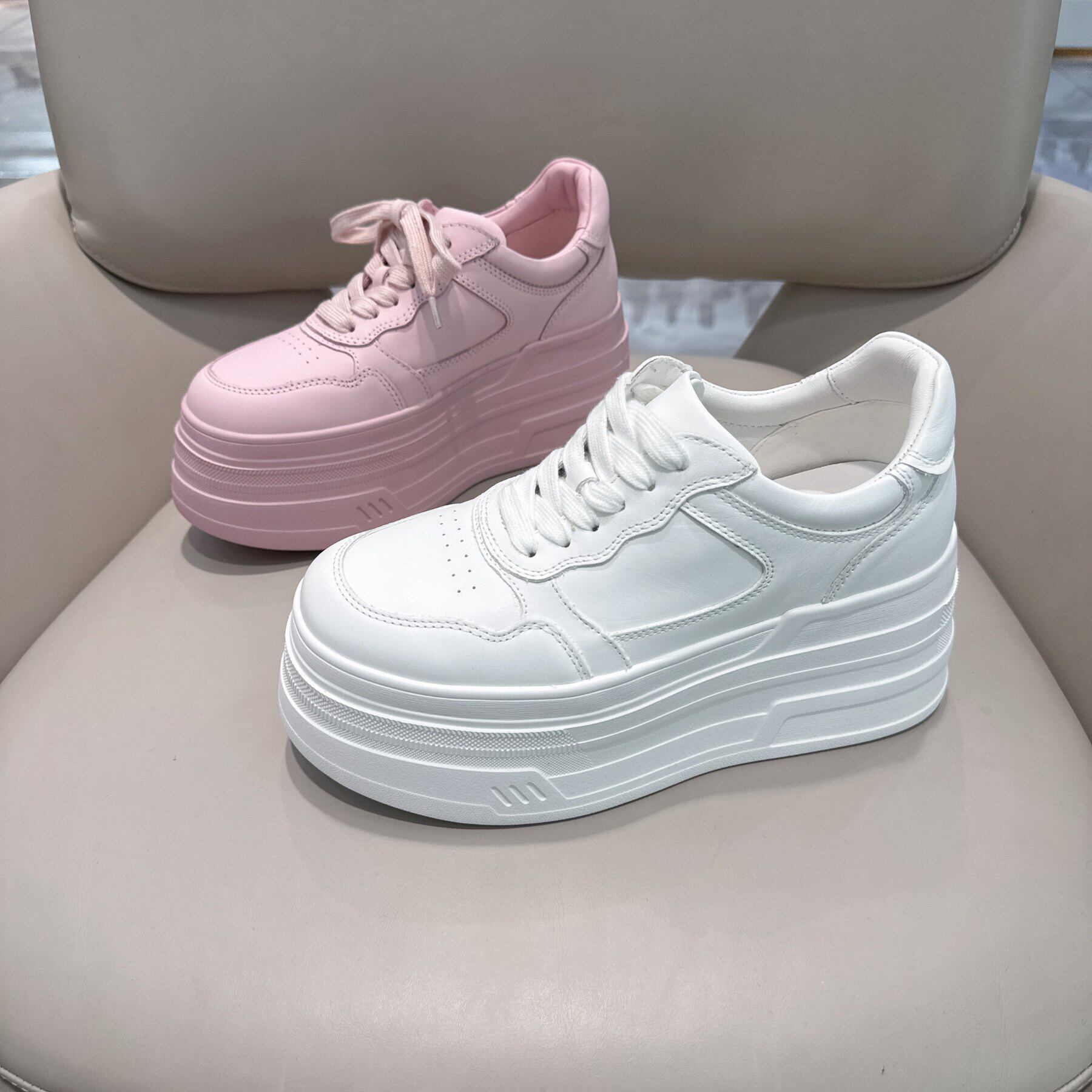 欧洲站2026年春季新款真皮厚底松糕鞋小个子系带白色增高小白鞋女