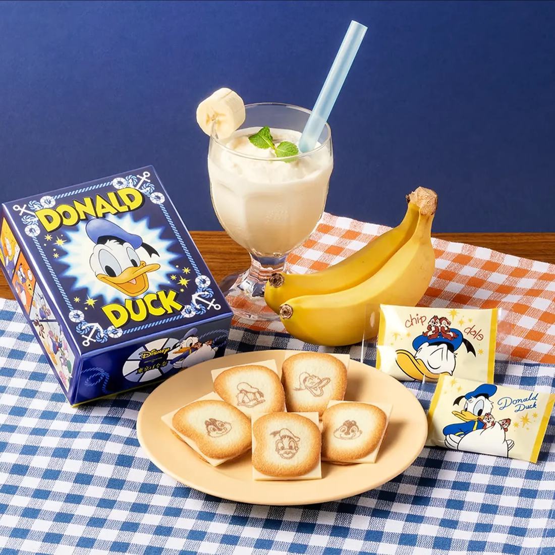 新品日本 东京香蕉 唐老鸭 联名夹心点心蛋糕 休闲零食礼盒装