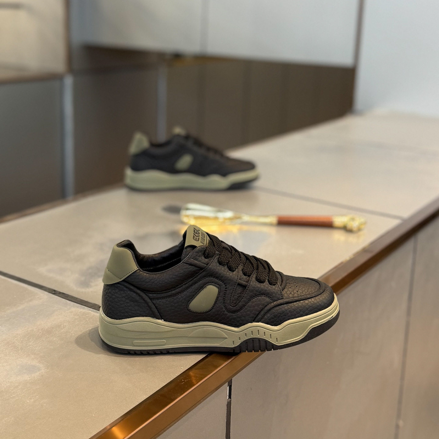 男鞋2025新款厚底皮面透气板鞋时尚舒适运动休闲鞋增高时尚休闲鞋