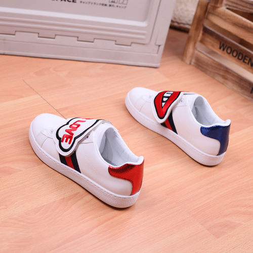 2026美式潮流刺绣口红小白板鞋