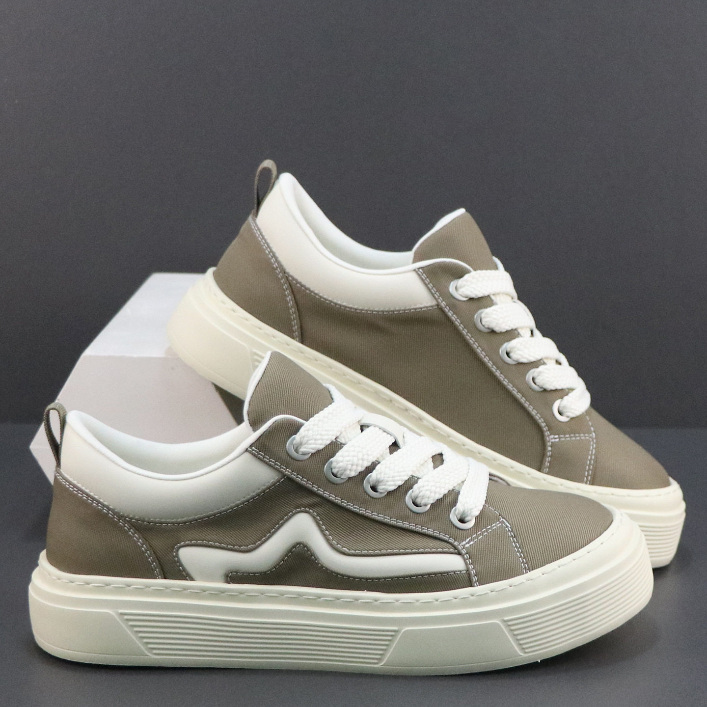 帆布鞋男2026春款韩版潮流青少年学生板鞋厚底轻便透气防臭男鞋子