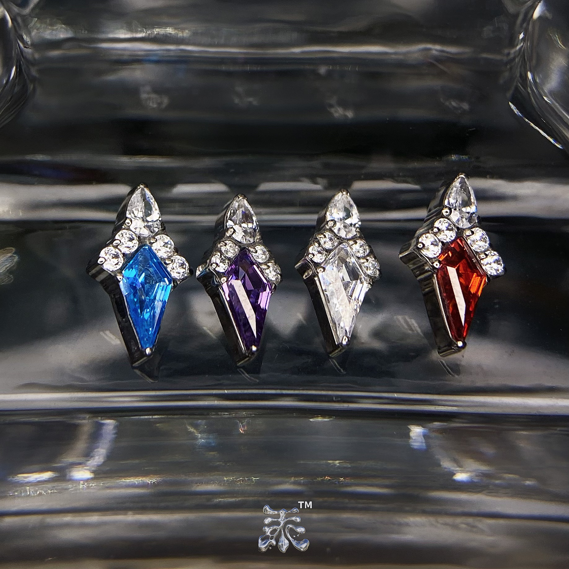 魔晶菱形锆石耳钉内螺纹钛合金亚