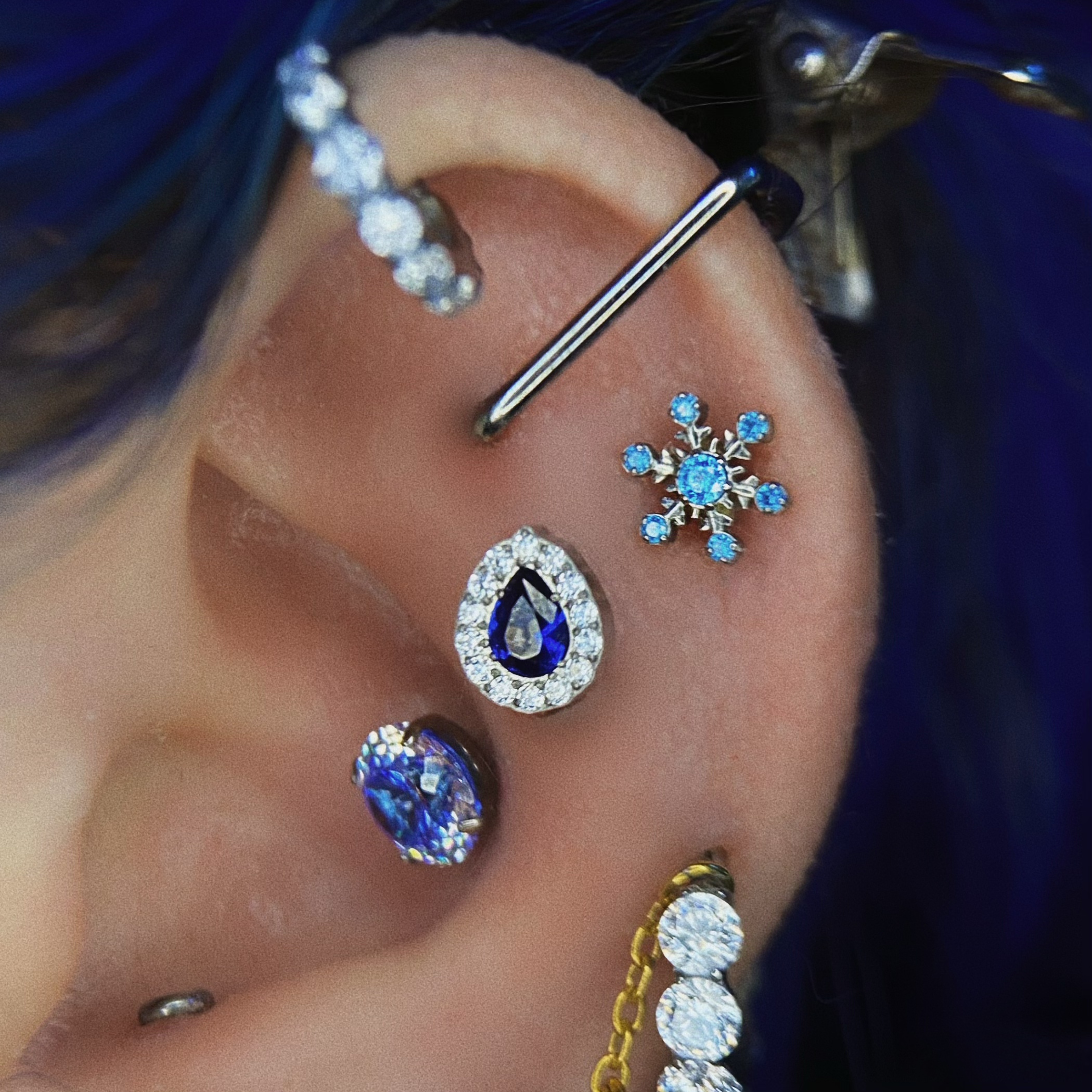 水滴形宝石满钻耳钉16/18g钛合金