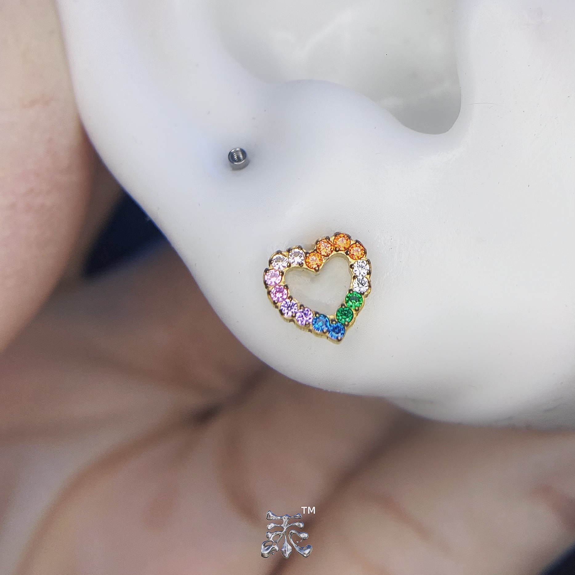 彩虹锆石爱心耳钉f136钛合金小众