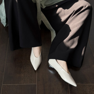 简约百搭白色浅口鞋 巨软真皮 春夏新款 女奶奶鞋 2cm金属跟尖头单鞋