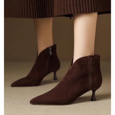 真皮5cm猫跟尖头小短靴女春秋单裸靴法式优雅气质V口细高跟鞋踝靴