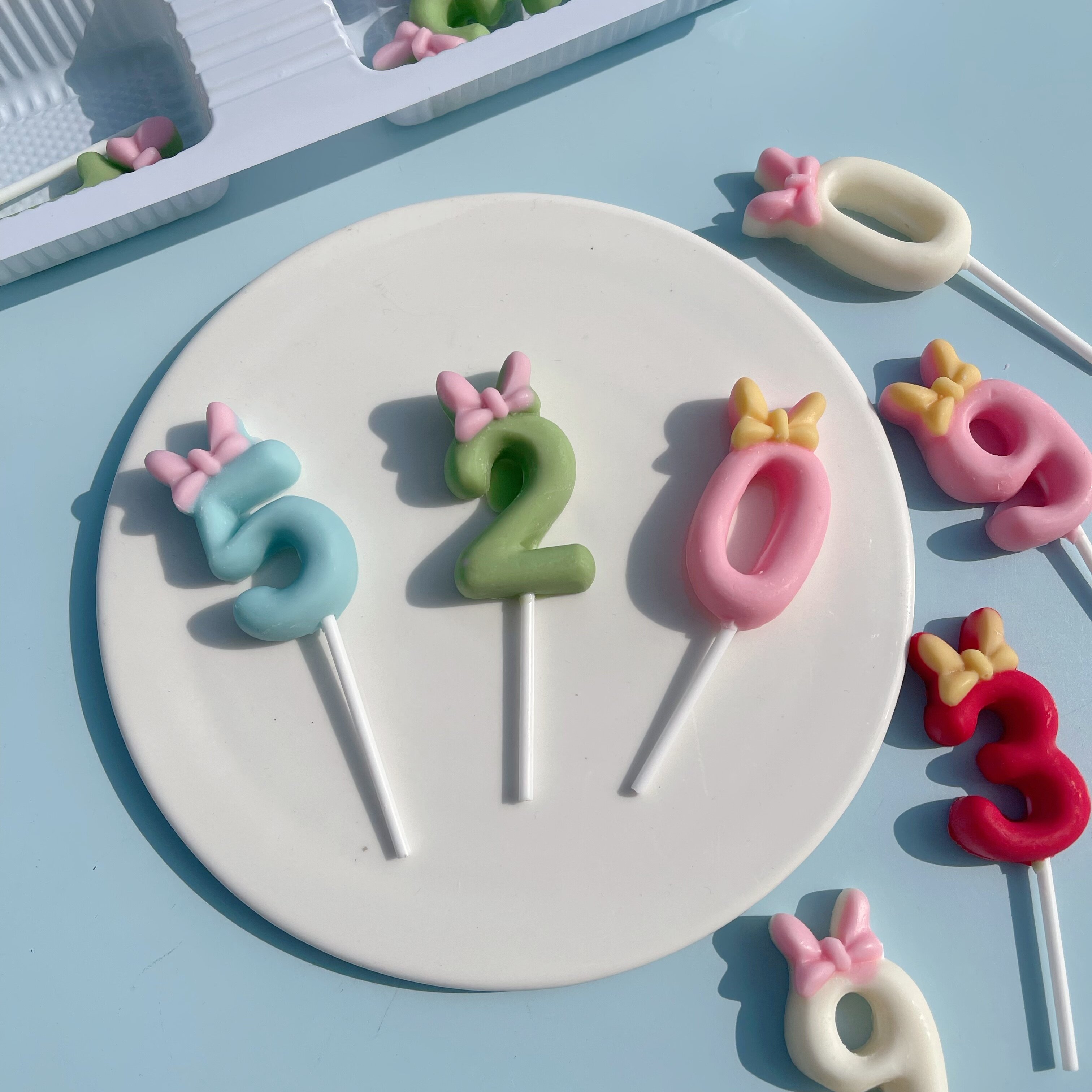 蝴蝶结巧克力生日数字几岁蛋糕烘焙装饰可食摆件创意可食巧克力