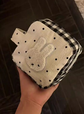 可爱波点米菲兔拍立得收纳包小方包补妆包便携小包包实用