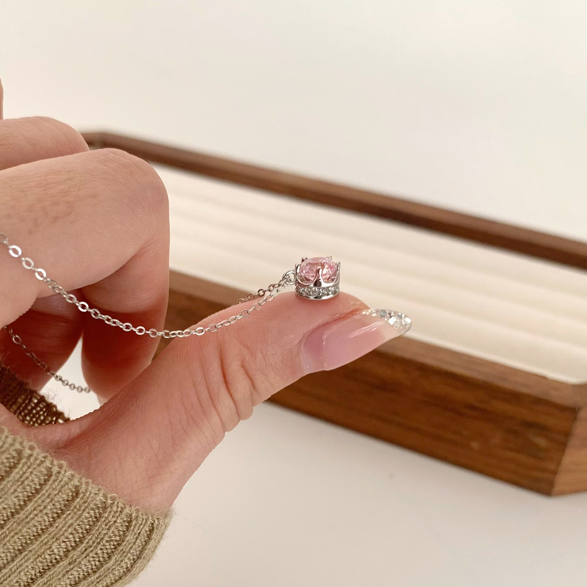 岚屿 梦夏/通体S925银玫瑰切淡粉锆石皇冠项链女氛围感精致毛衣链,饰品/流行首饰/时尚饰品新,银饰项链,淘宝优惠券,粉丝福利购,淘宝优惠卷