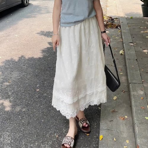 白色时尚大码遮肉蕾丝半身裙女2025夏季新款高级洋气松紧腰直筒裙