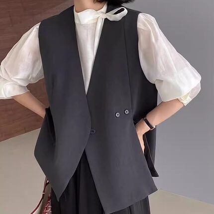 复古V领灰色西装马甲女春秋2025新款开叉无袖背心设计感中长款外