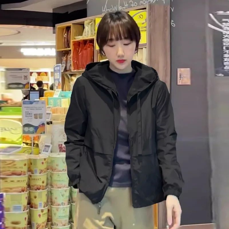 2025早春赫本风连帽外套女减龄