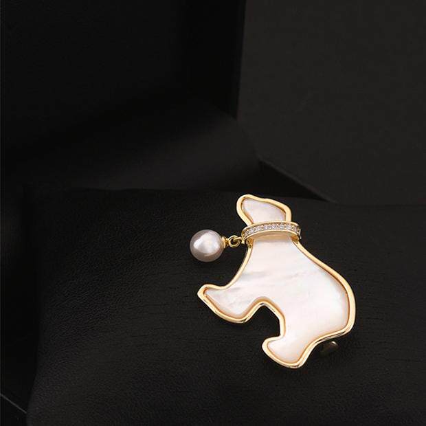 MEILAIFUREN 高级日韩可爱胸针高端定制极地小熊天然贝母高档别针