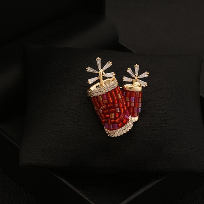 中国红新年胸针爆竹聚财元宝